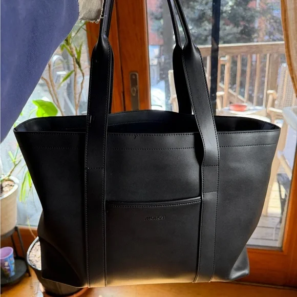 Sleek Black Leather Tote Bag - Picture 2 of 5